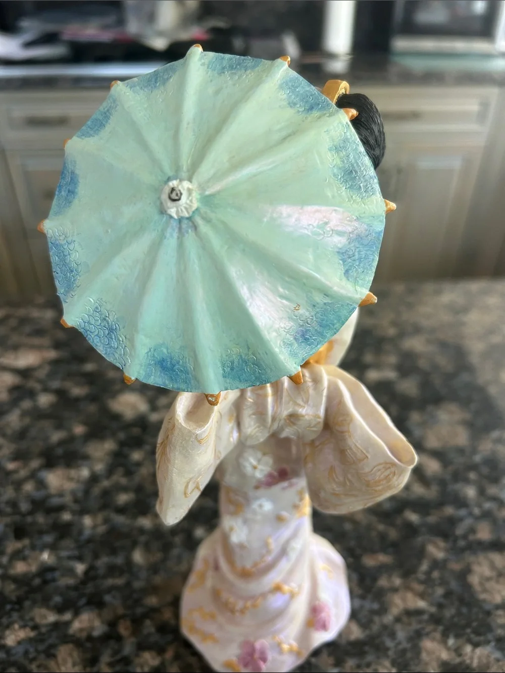 JAPANESE PORCELAIN GEISHA GIRL W UMBRELLA FIGURINE NWT